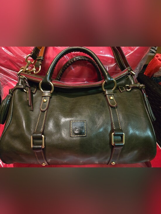 Dooney & Bourke Handbags - 🌻Dooney Large Tassel Satchel Olive Green Leather Shoulder Bag. Beautiful Patina